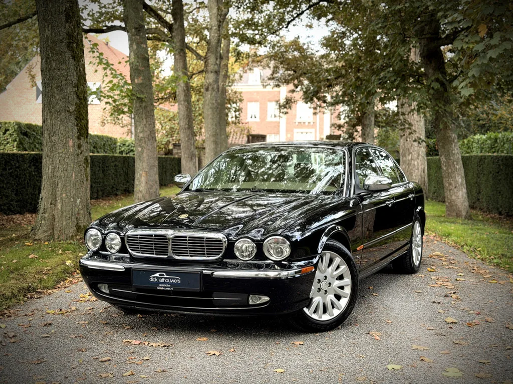 Jaguar XJ (2004) — foto 1