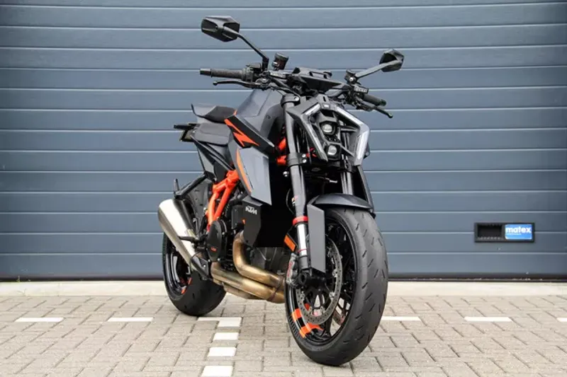 KTM 1390 Super Duke R (2024)