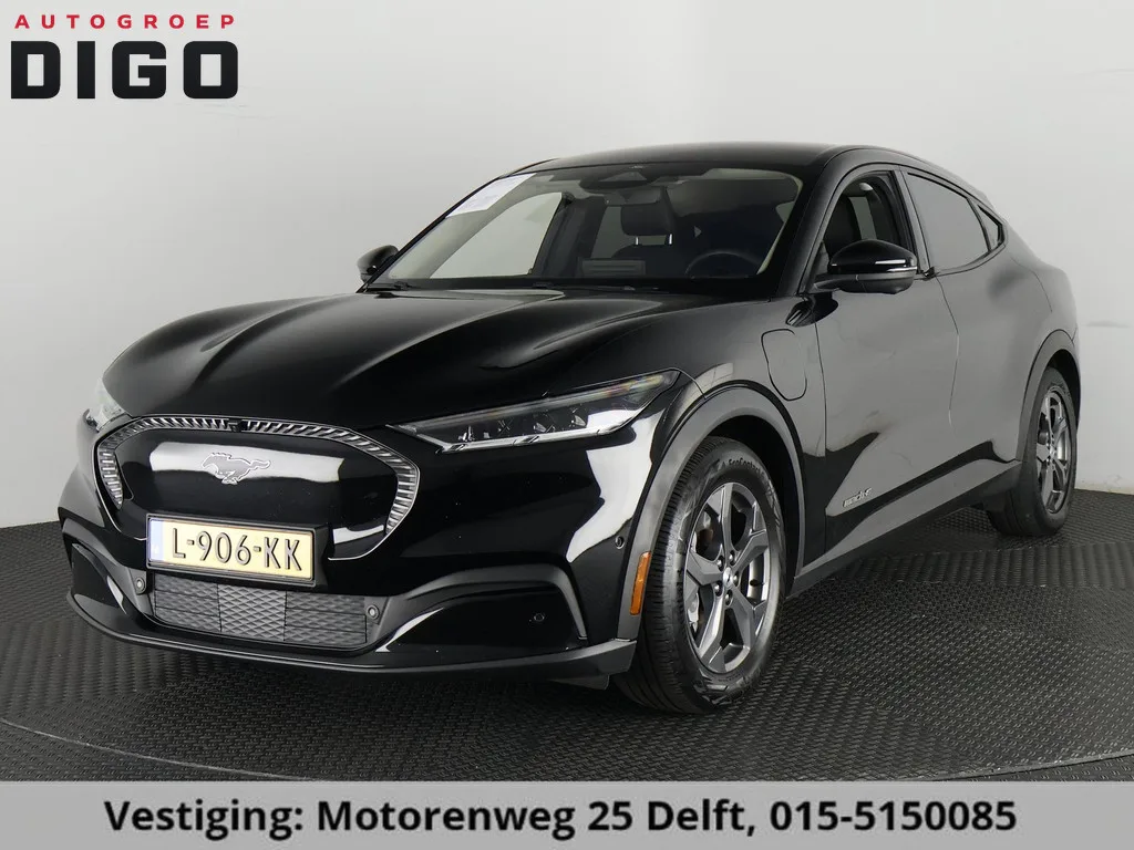 Ford Mustang Mach-E (2021) — foto 1
