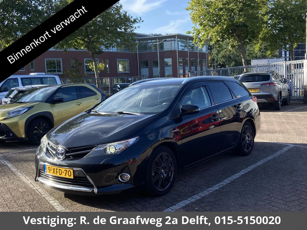 Toyota Auris (2014) — foto 1