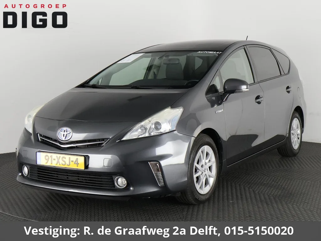 Toyota Prius Wagon (2012) — foto 1