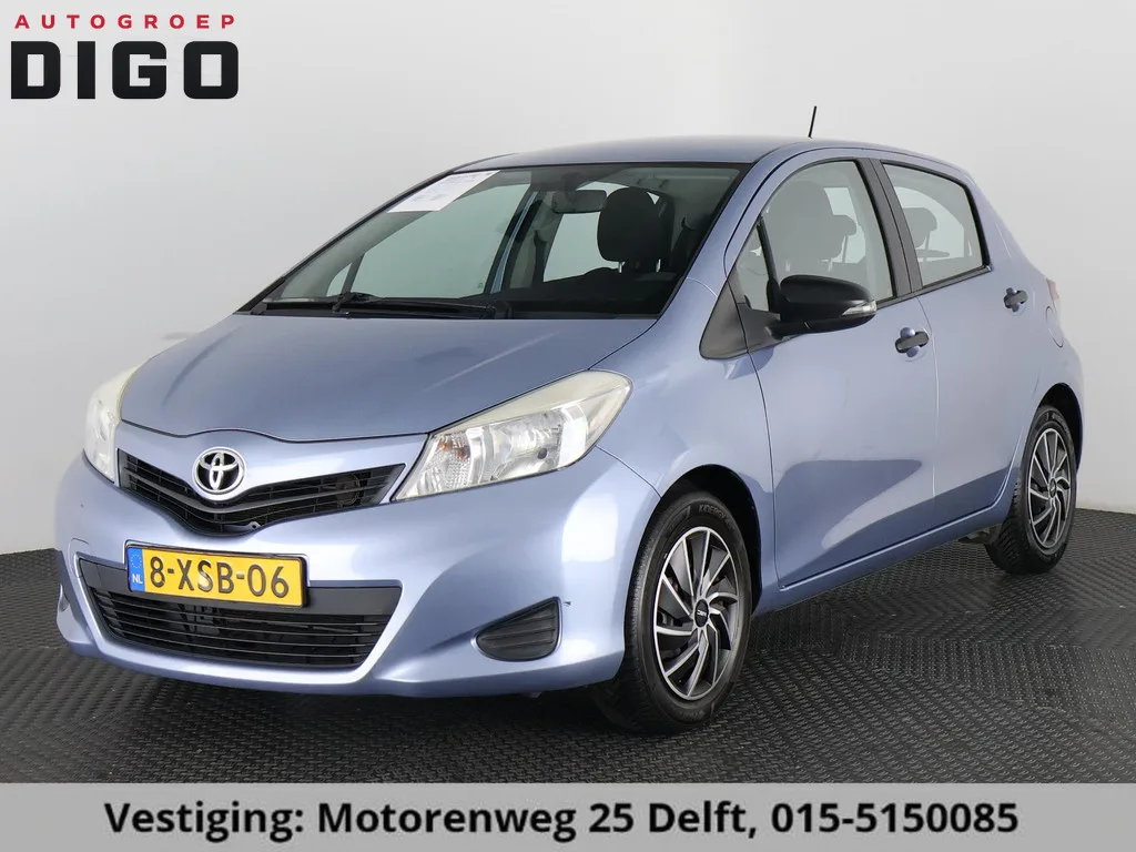 Toyota Yaris (2012) — foto 1