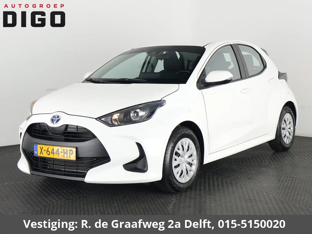 Toyota Yaris (2023) — foto 1