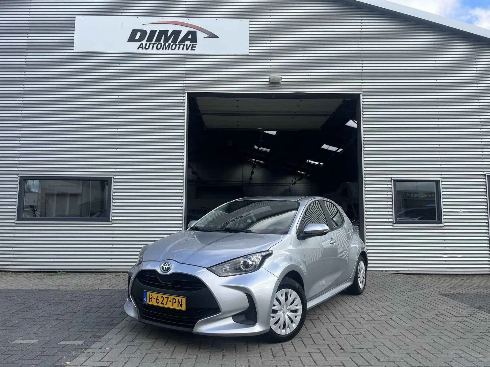 Toyota Yaris (2022) — foto 1