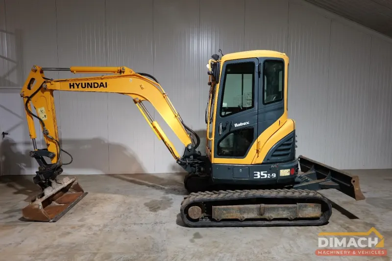 Hyundai ROBEX35Z-9 (2011)