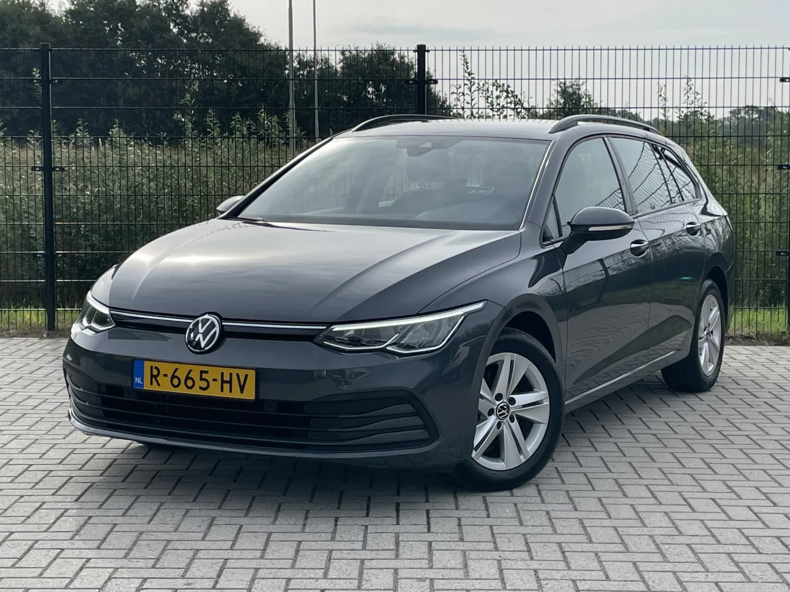 Volkswagen Golf (2022) — foto 1