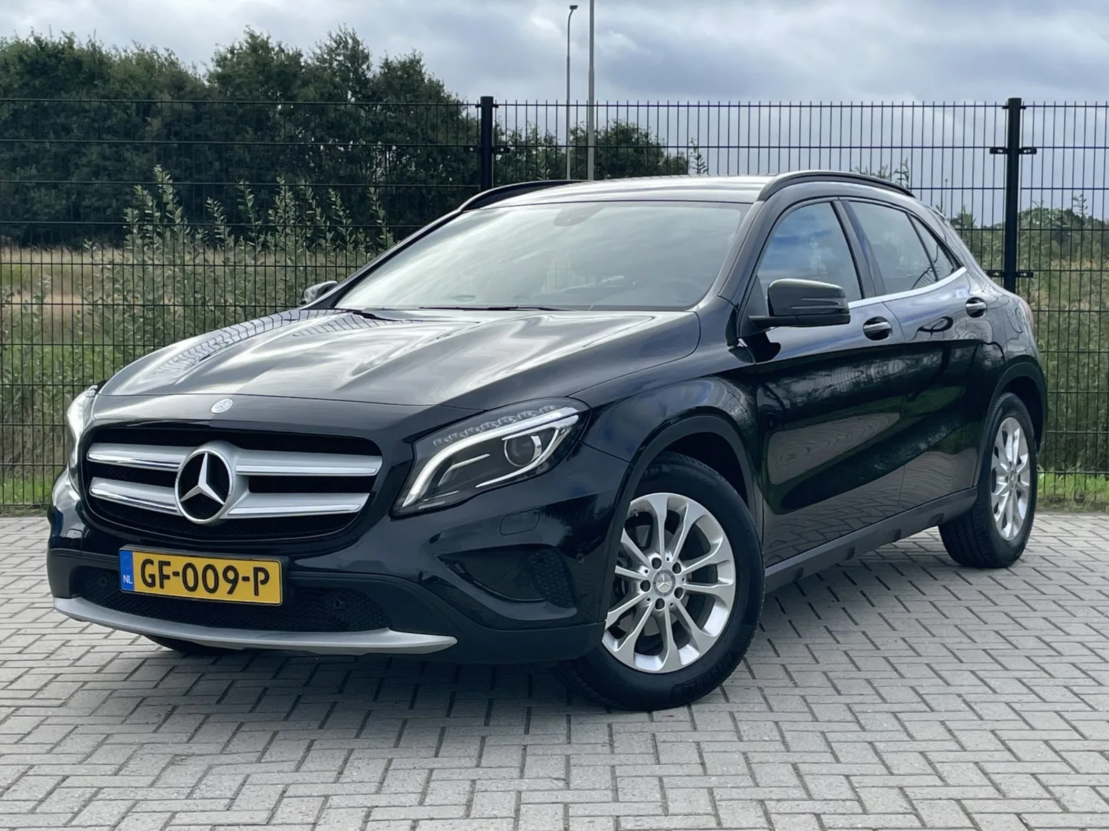 Mercedes-Benz GLA (2014) — foto 1