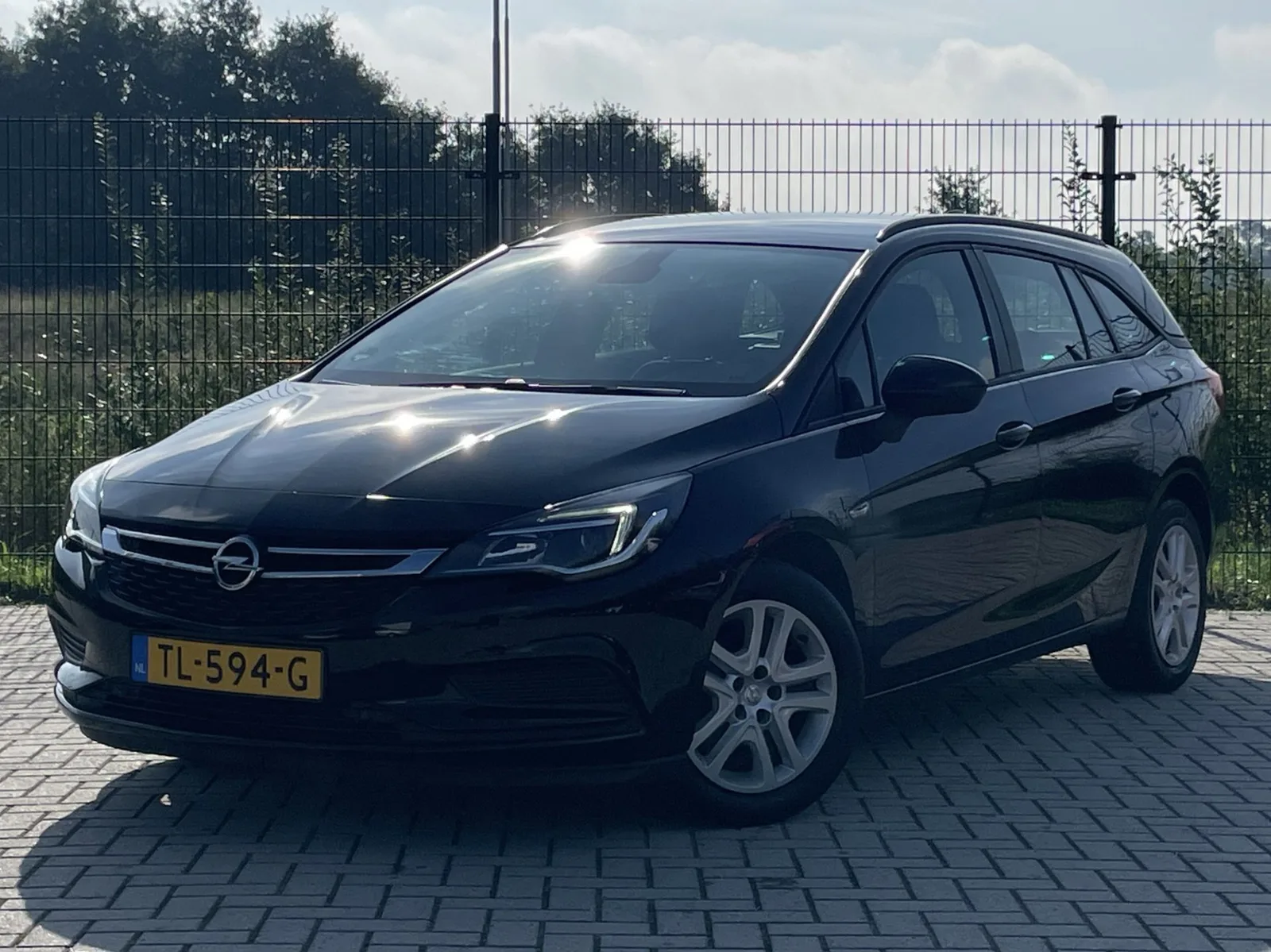 Opel Astra (2018) — foto 1