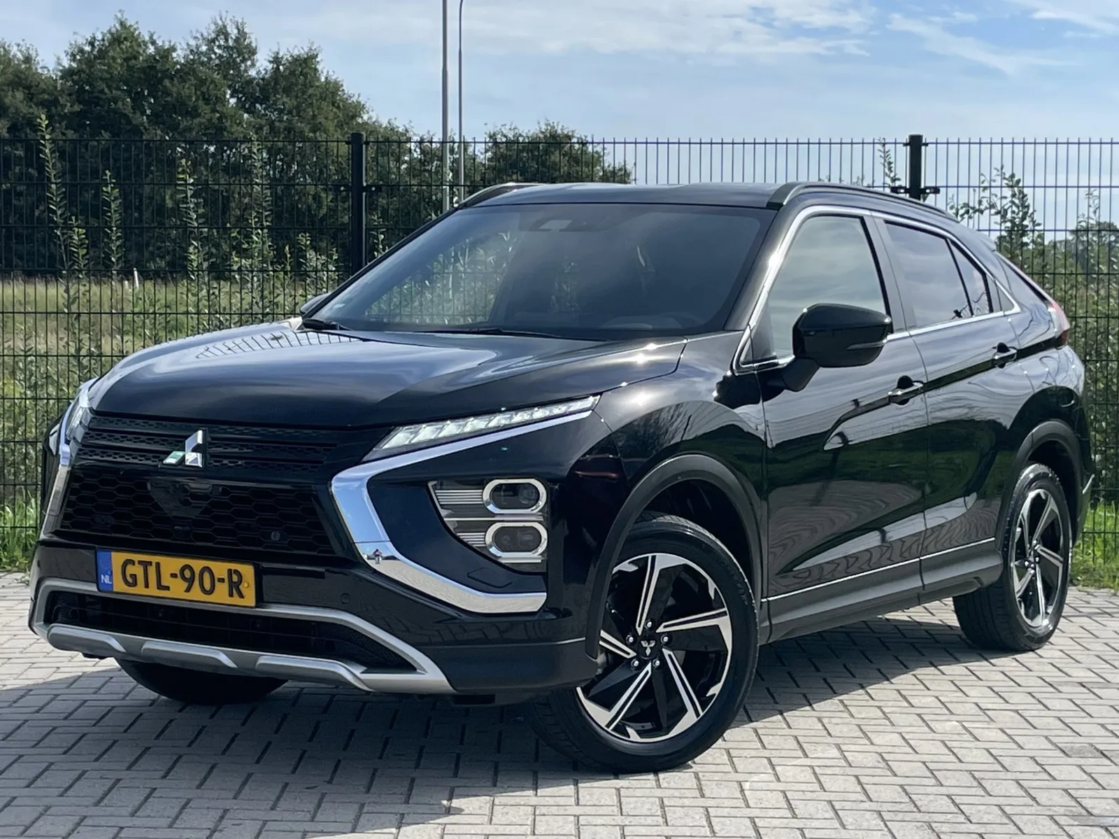 Mitsubishi Eclipse Cross (2024) — foto 1