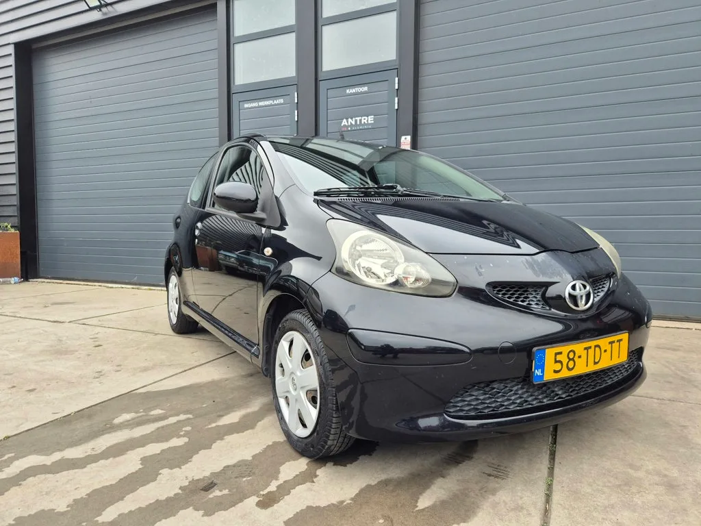 Toyota Aygo (2006) — foto 1
