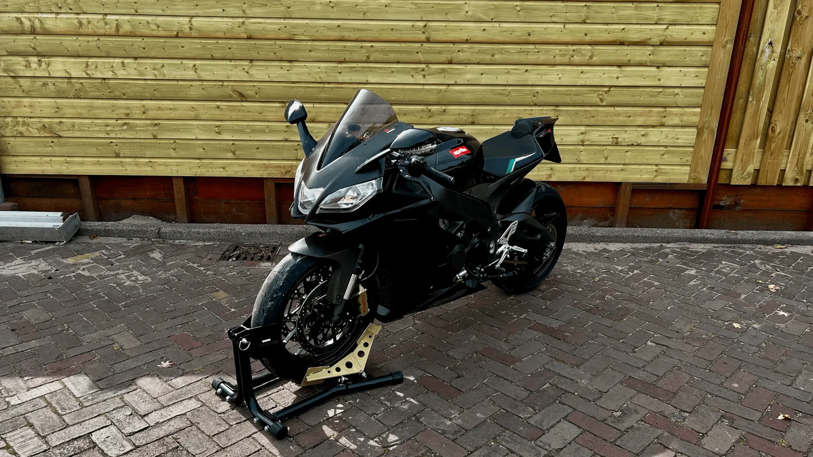 Aprilia RSV 4 (2014) — foto 1