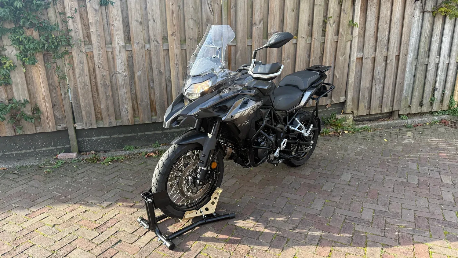 Benelli TRK 502 X (2023) — foto 1