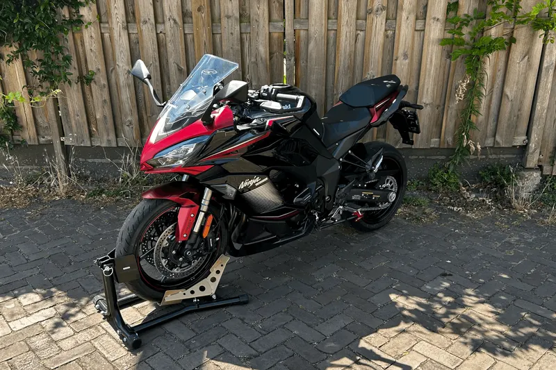 Kawasaki Ninja 1000SX (2023)