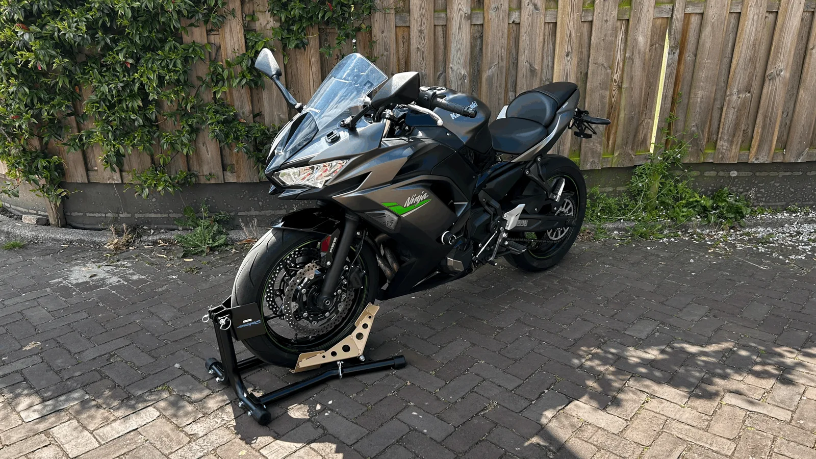 Kawasaki Ninja 650 (2023) — foto 1