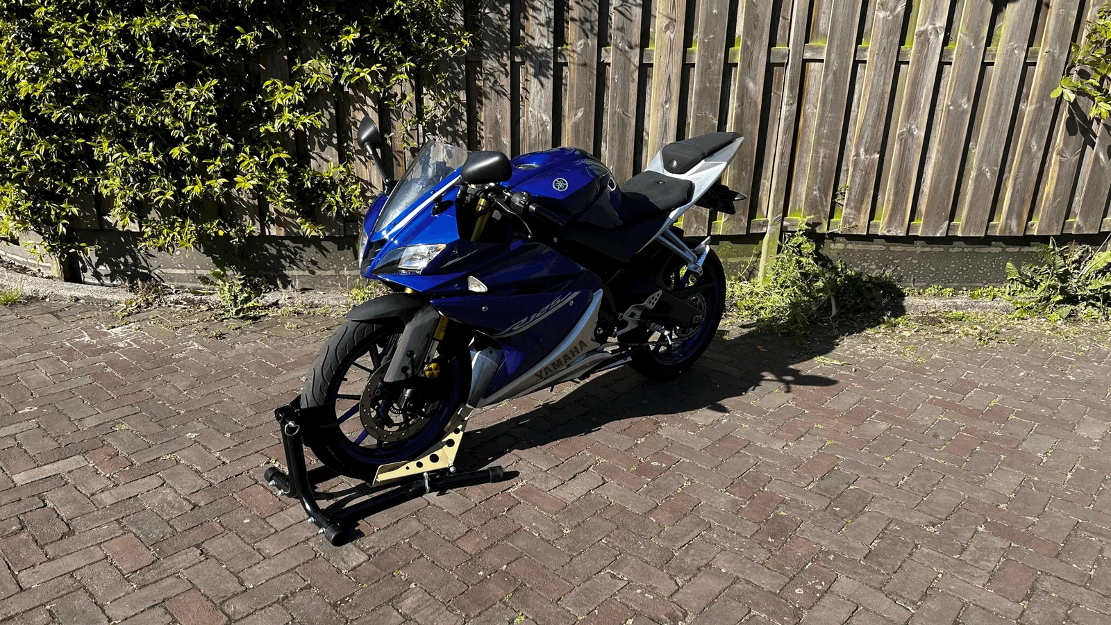 Yamaha YZF-R125 (2020) — foto 1