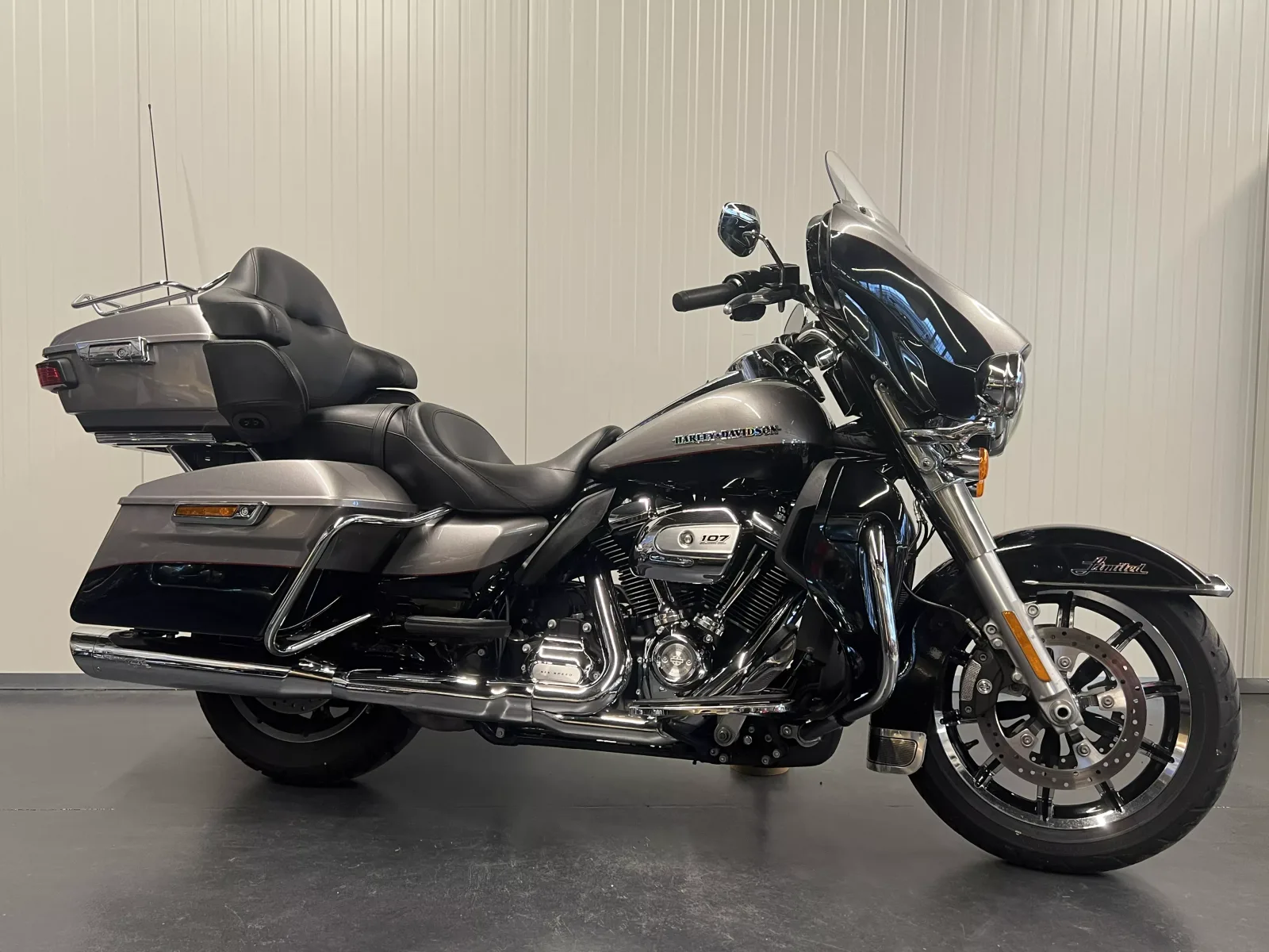 Harley-Davidson Ultra Limited (2017) — foto 1