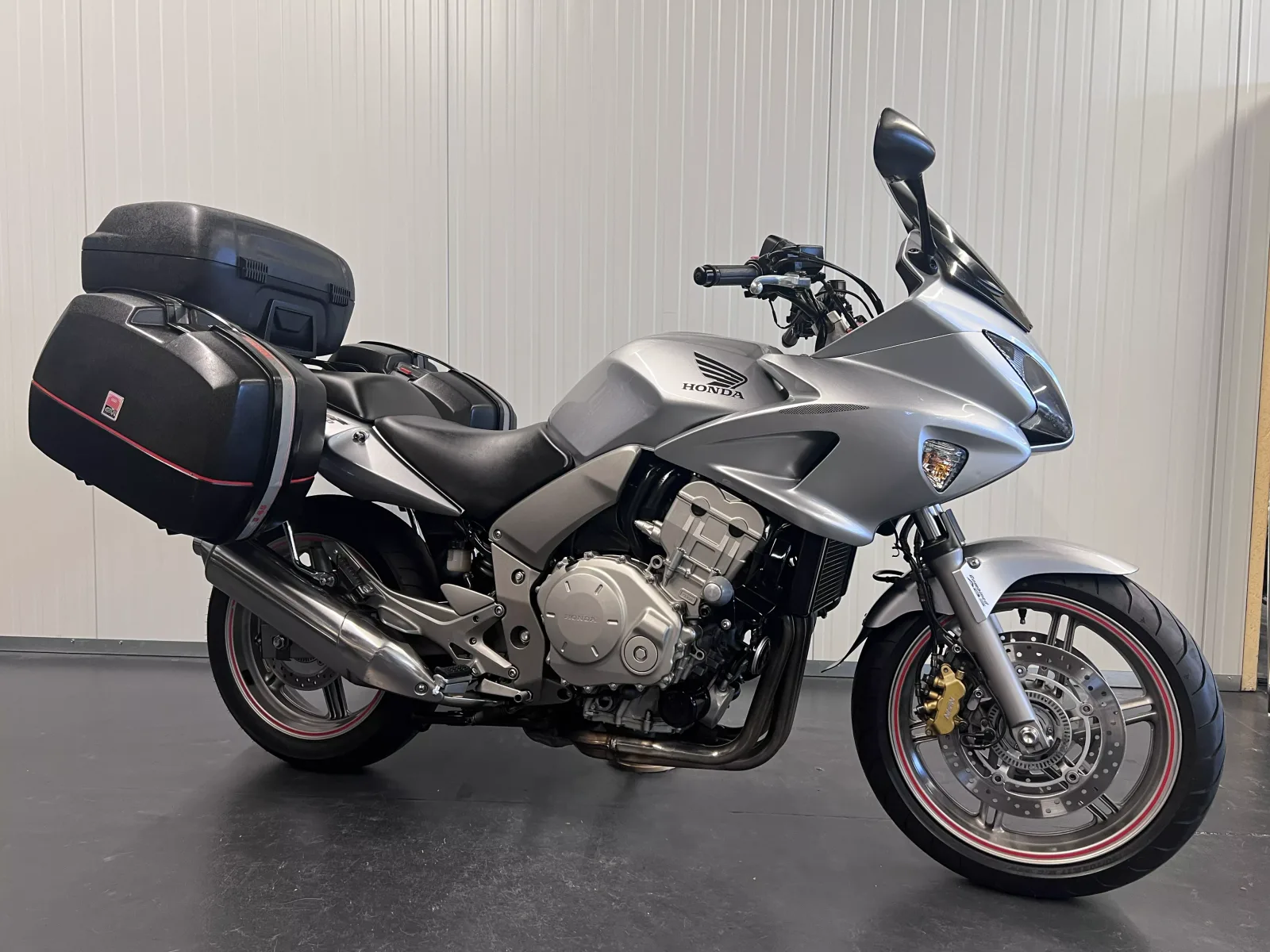 Honda CBF1000 (2006) — foto 1