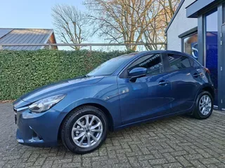 Mazda 2 (2019) — foto 1