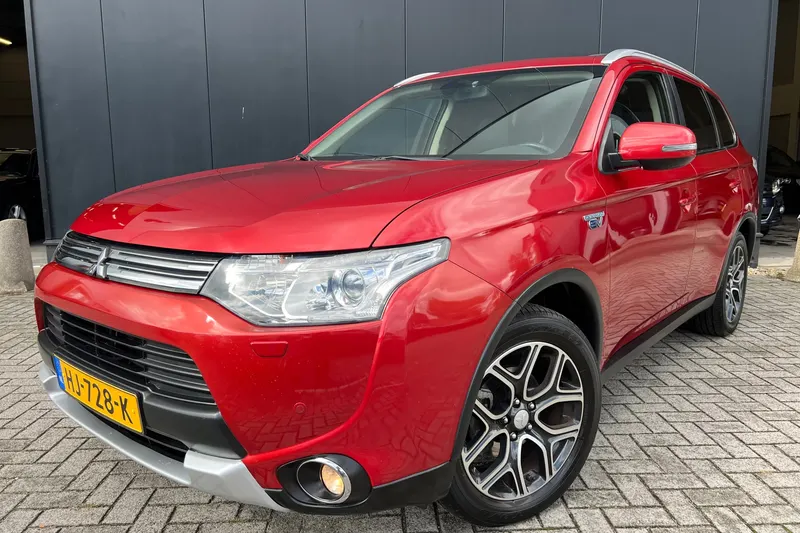 Mitsubishi Outlander (2015)