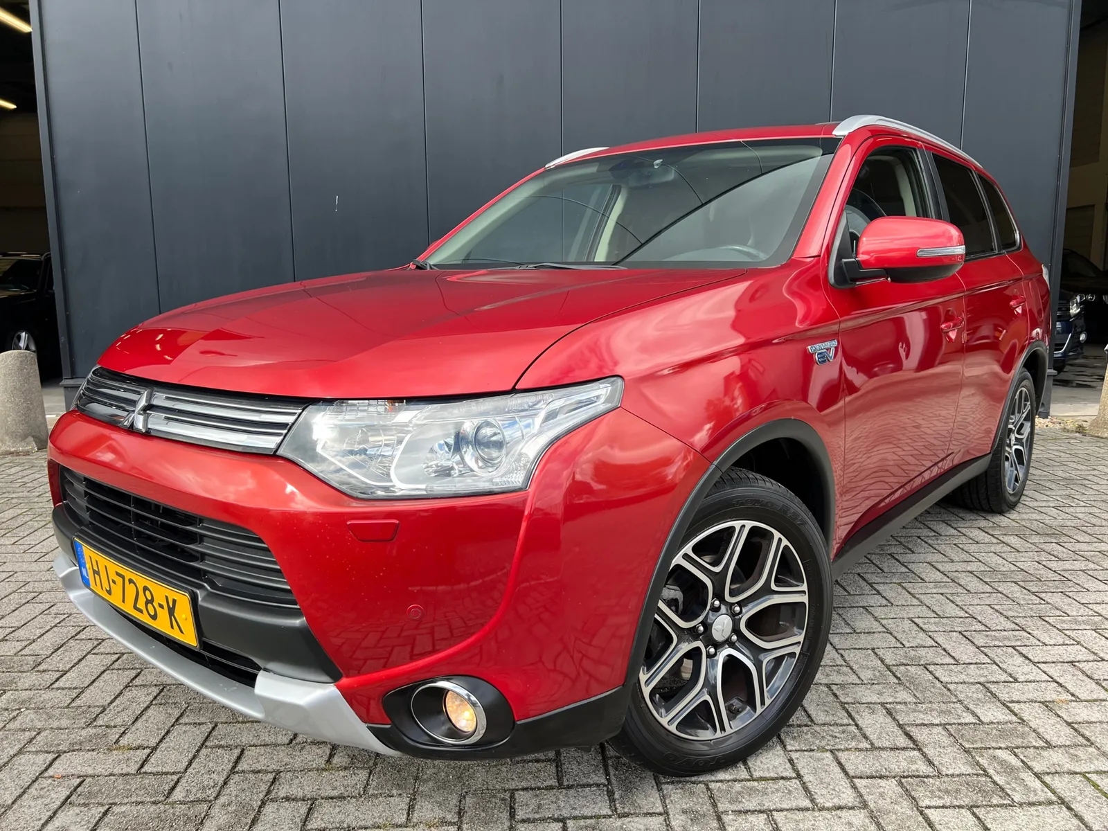 Mitsubishi Outlander (2015) — foto 1