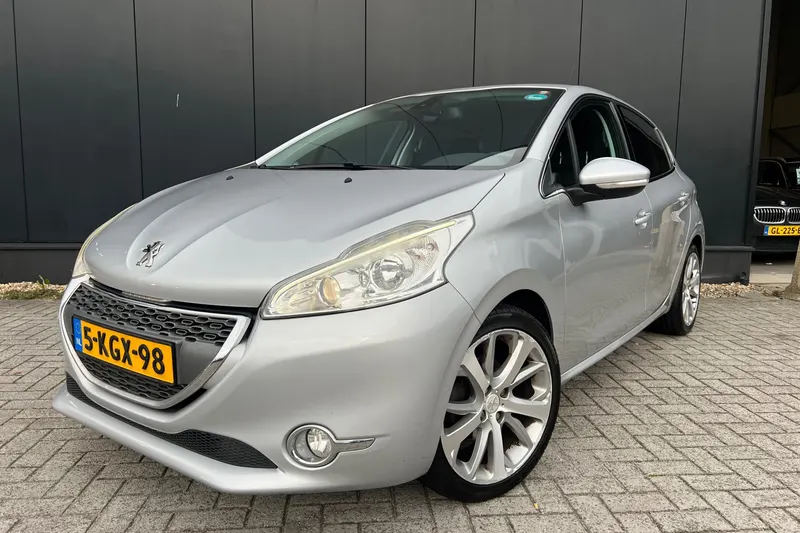 Peugeot 208 (2013)