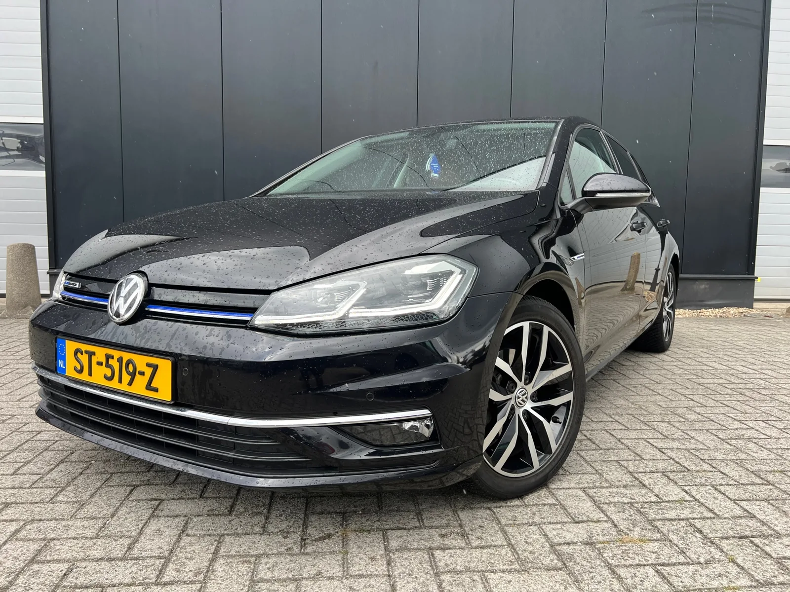 Volkswagen Golf (2018) — foto 1