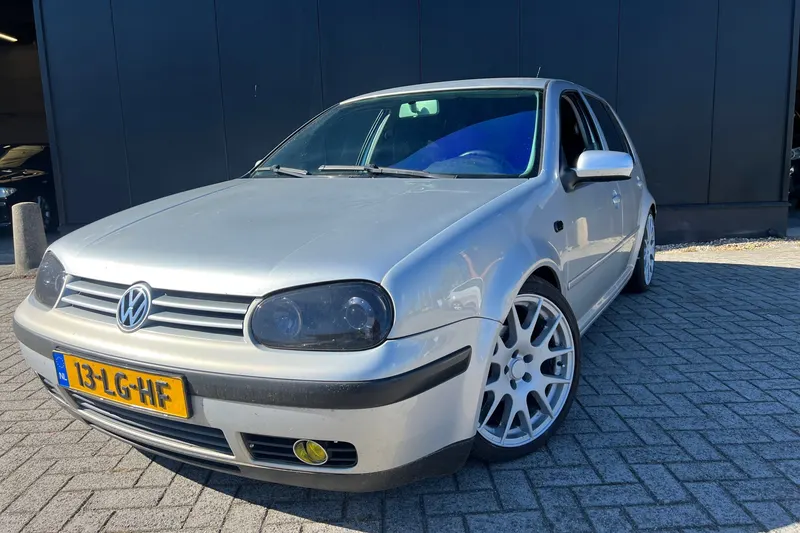 Volkswagen Golf (2003)
