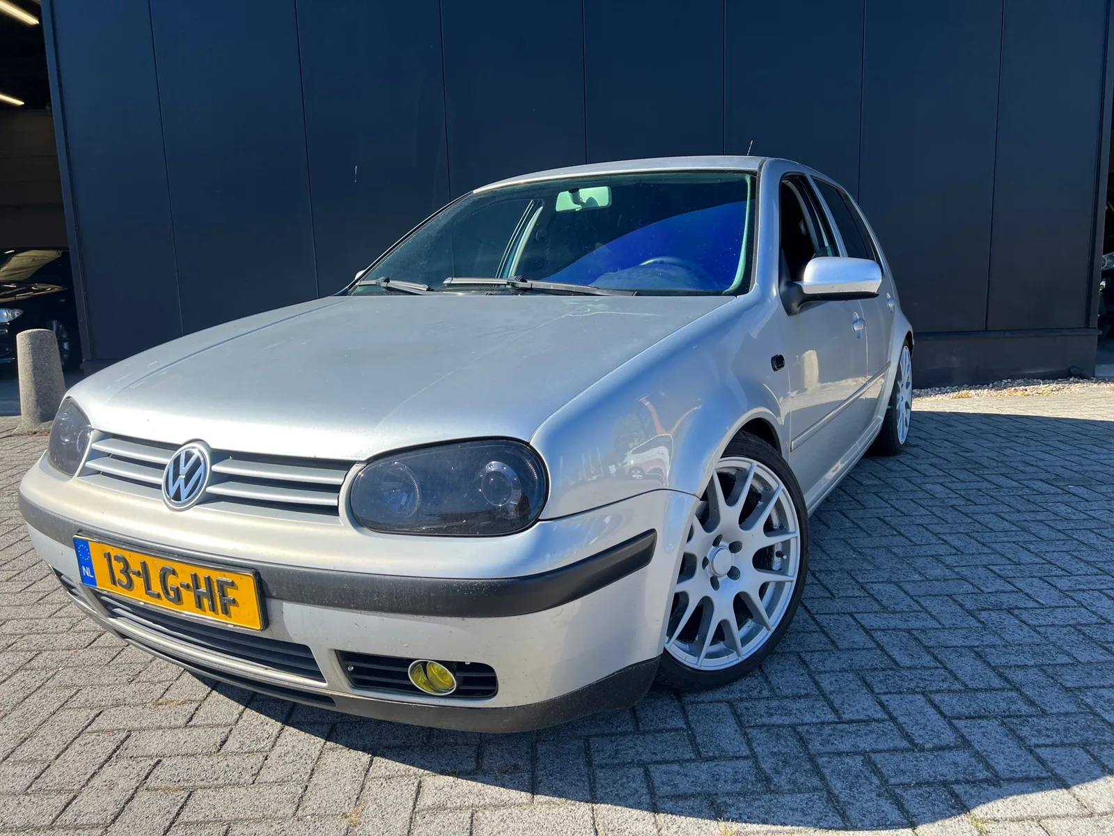 Volkswagen Golf (2003) — foto 1
