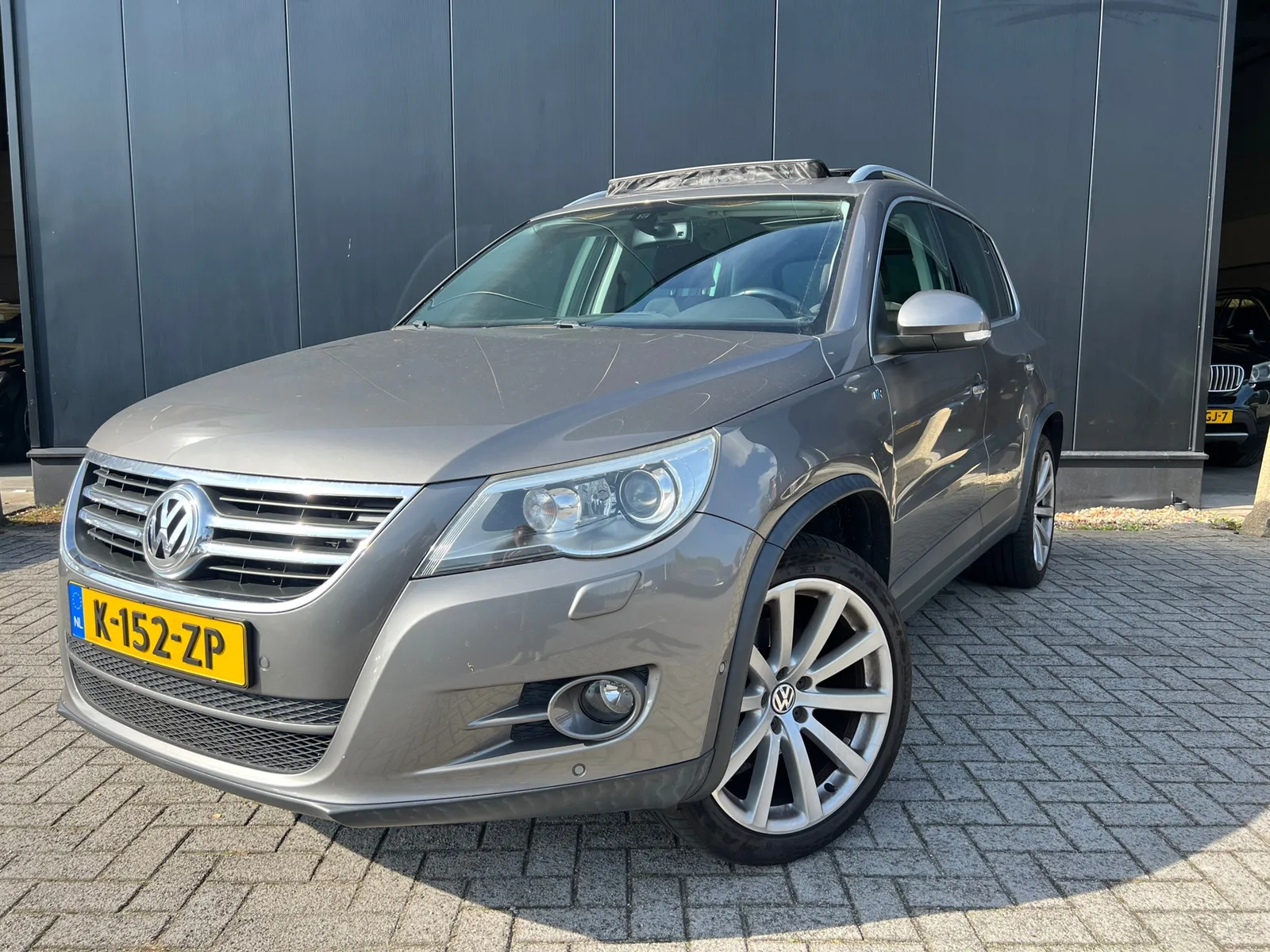Volkswagen Tiguan (2009) — foto 1