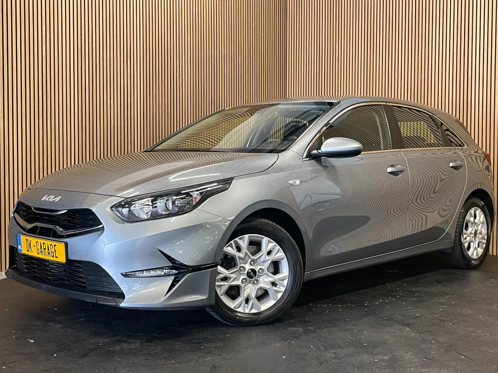 Kia Ceed (2022) — foto 1