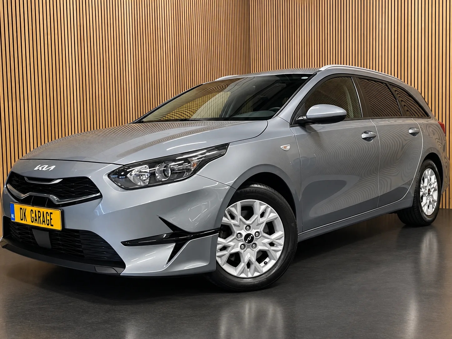 Kia Ceed (2023) — foto 1