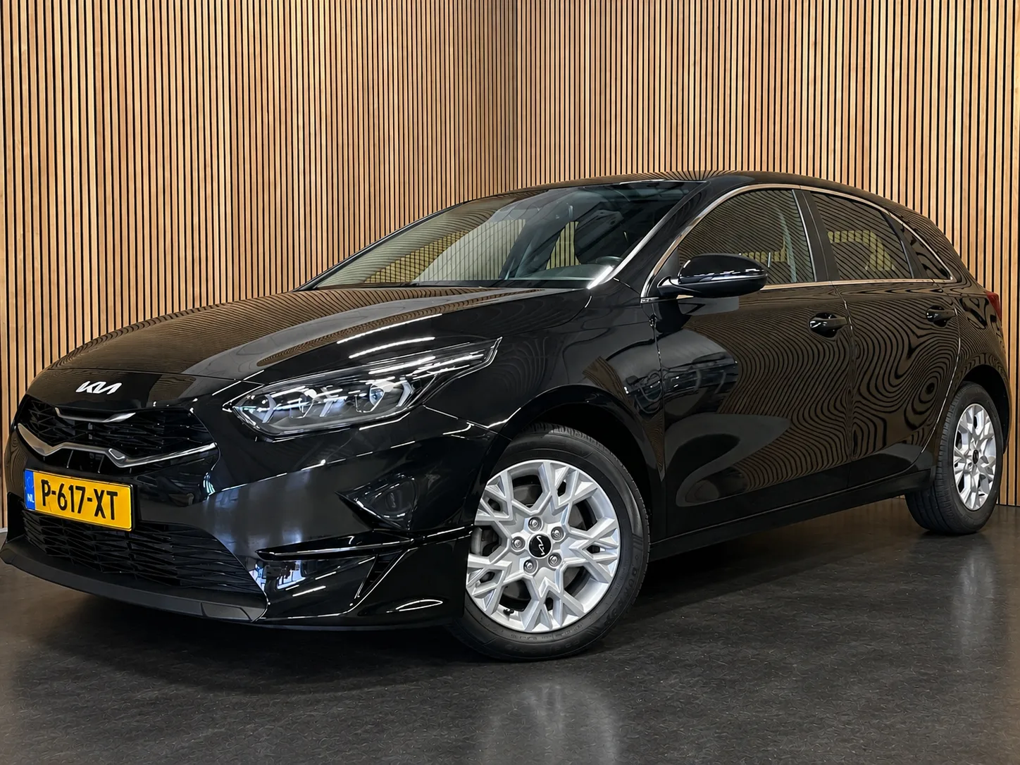 Kia Ceed (2022) — foto 1