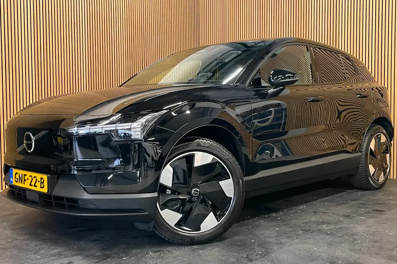 Volvo EX30 (2024)