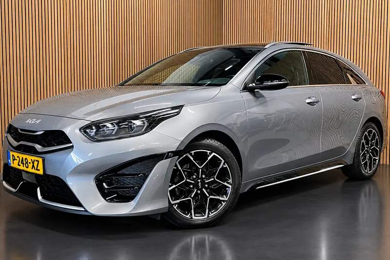 Kia ProCeed (2022)