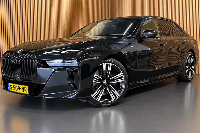 BMW i7 (2023)