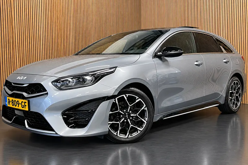 Kia ProCeed (2022)
