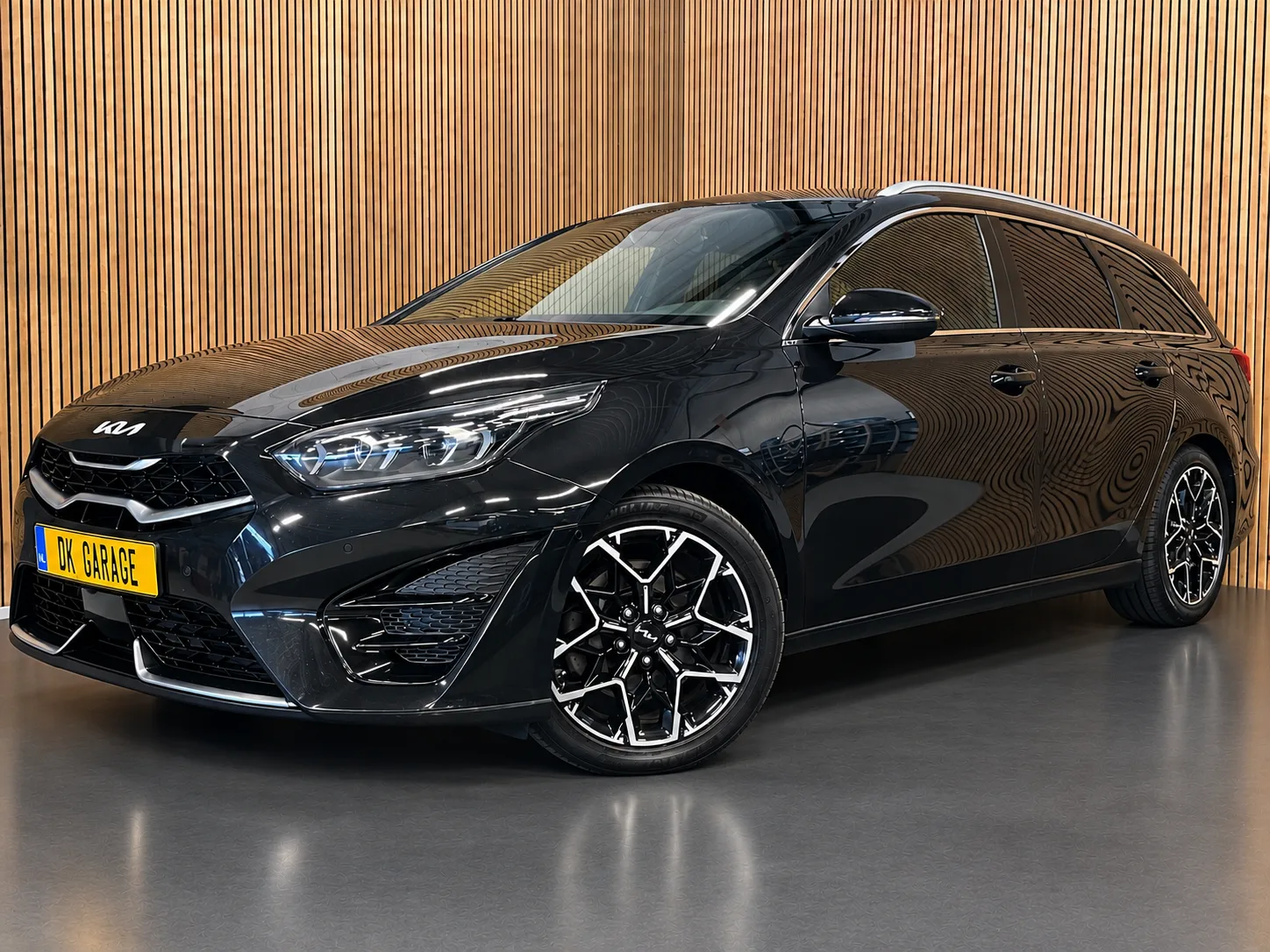 Kia Ceed (2024) — foto 1