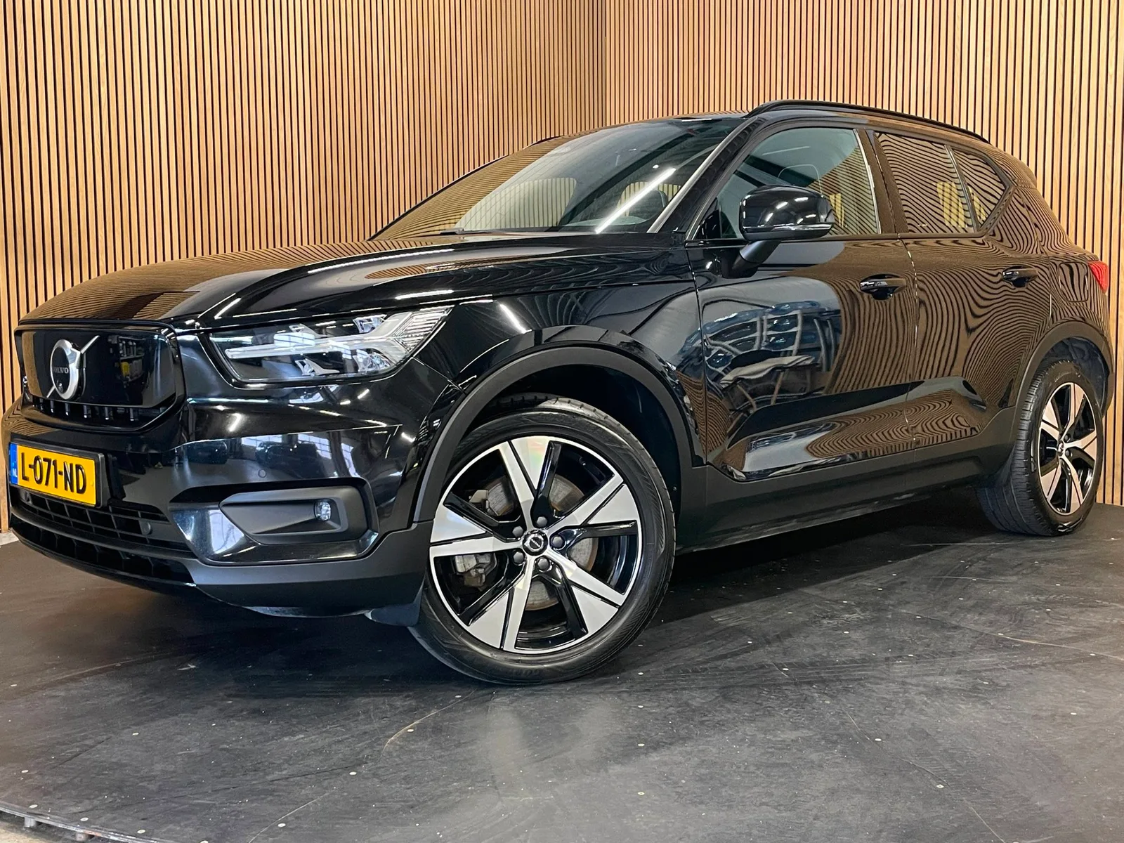 Volvo XC40 (2021) — foto 1