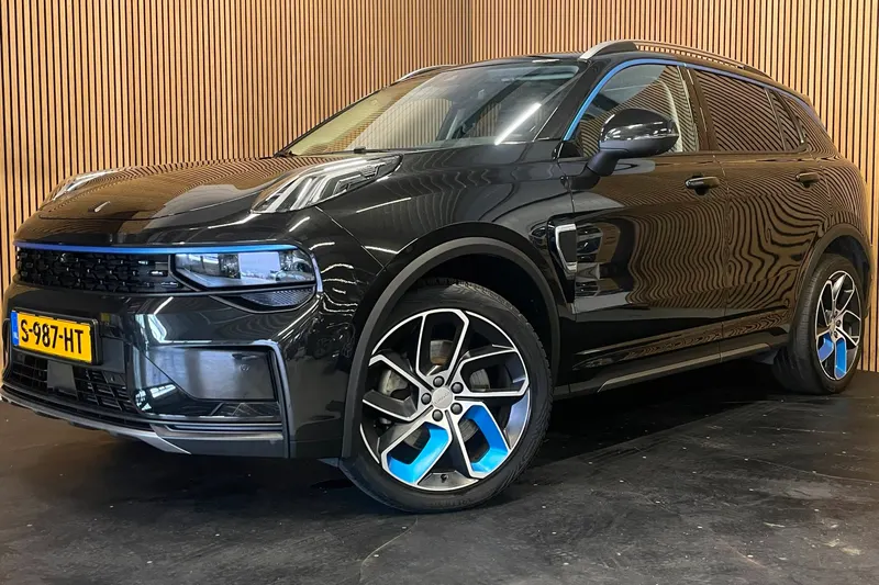 Lynk & Co 01 (2023)