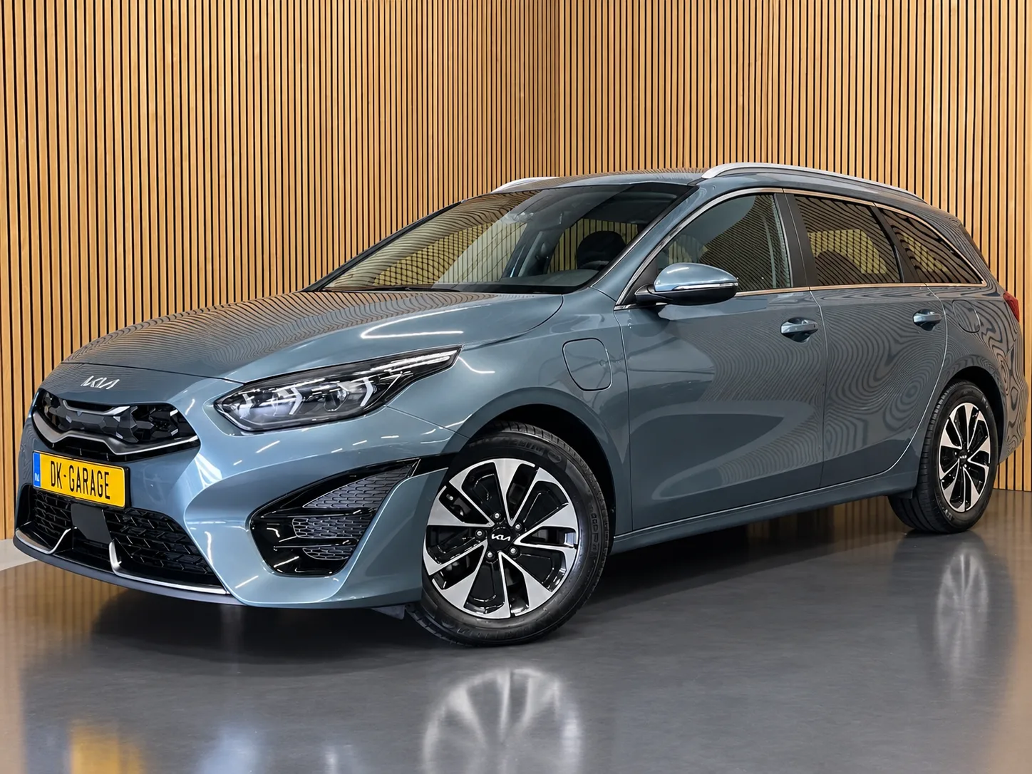 Kia Ceed (2023) — foto 1