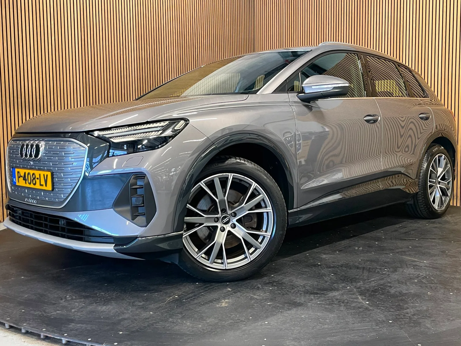 Audi Q4 e-tron (2022) — foto 1