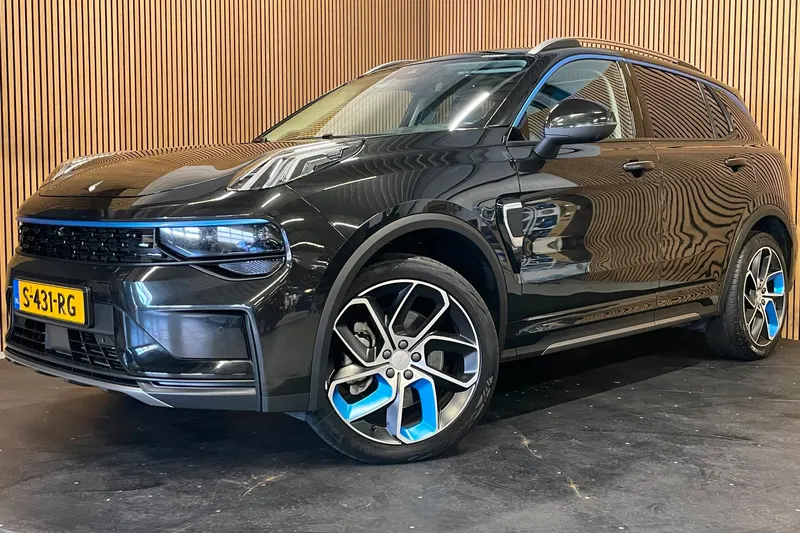 Lynk & Co 01 (2023)