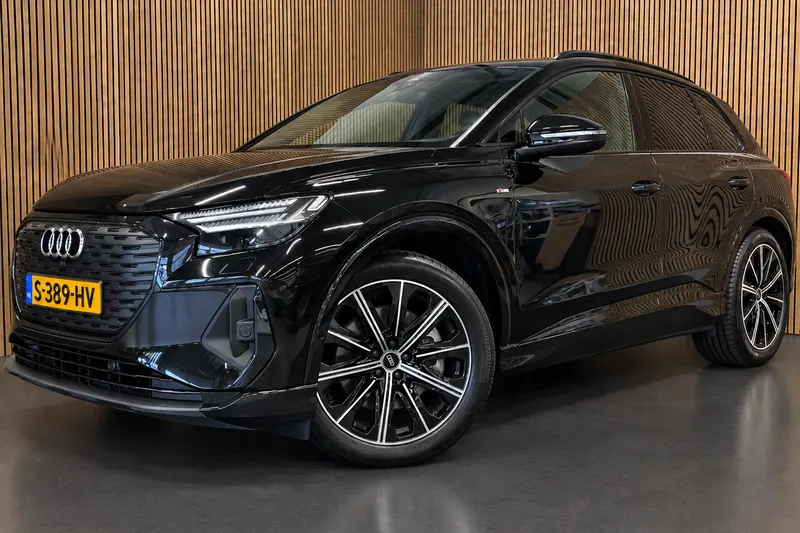 Audi Q4 e-tron (2023)