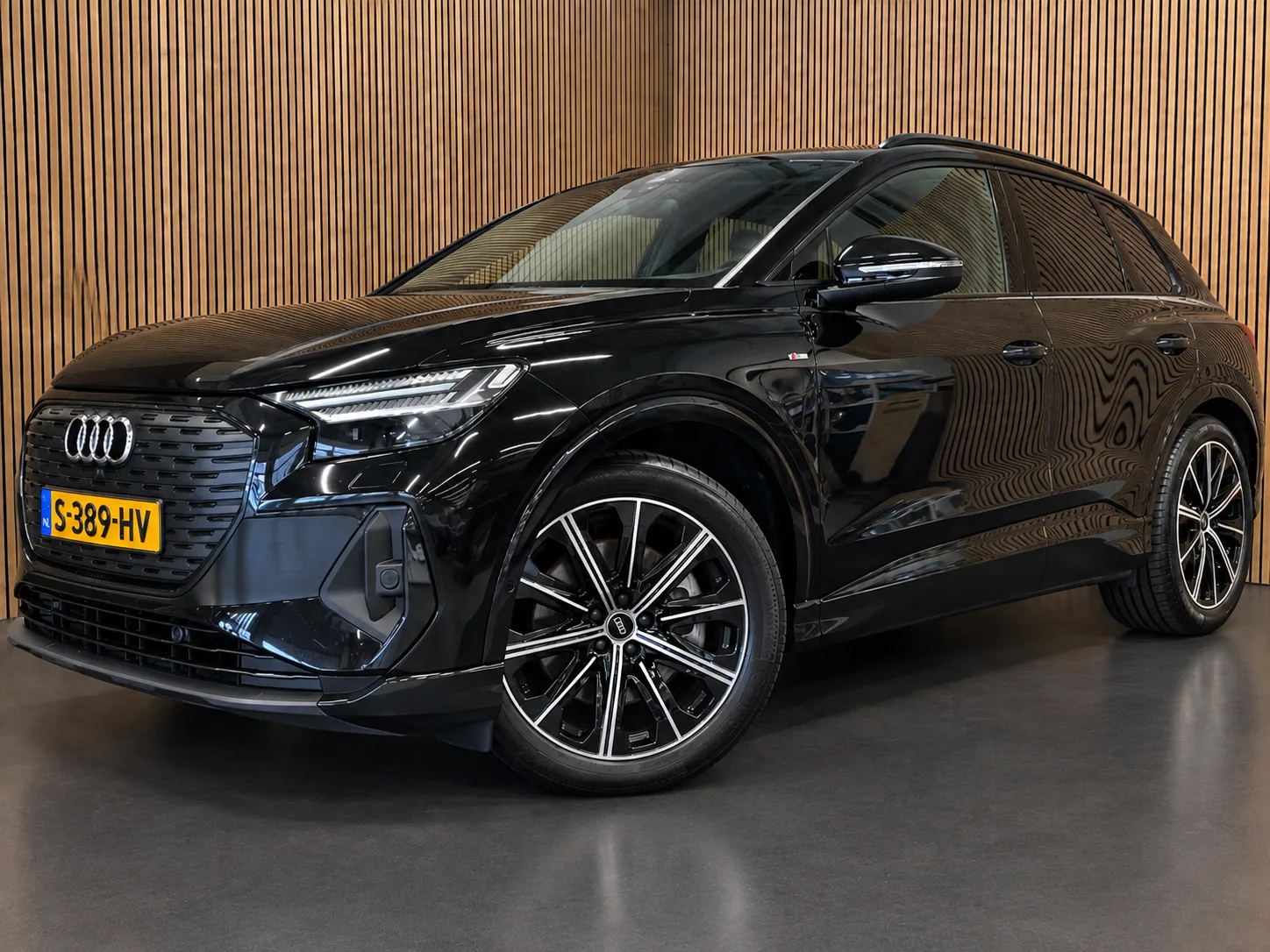Audi Q4 e-tron (2023) — foto 1