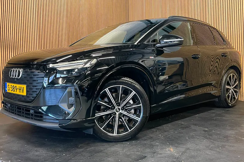Audi Q4 e-tron (2023)