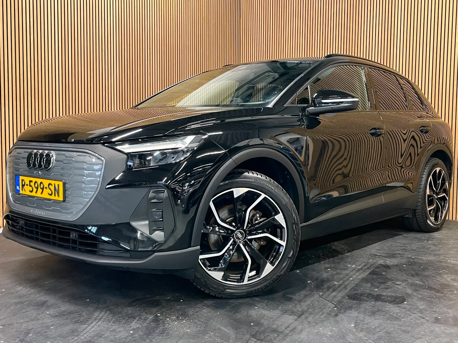 Audi Q4 e-tron (2022) — foto 1