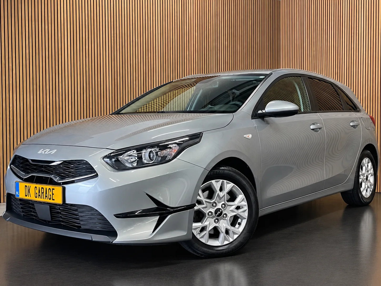 Kia Ceed (2023) — foto 1