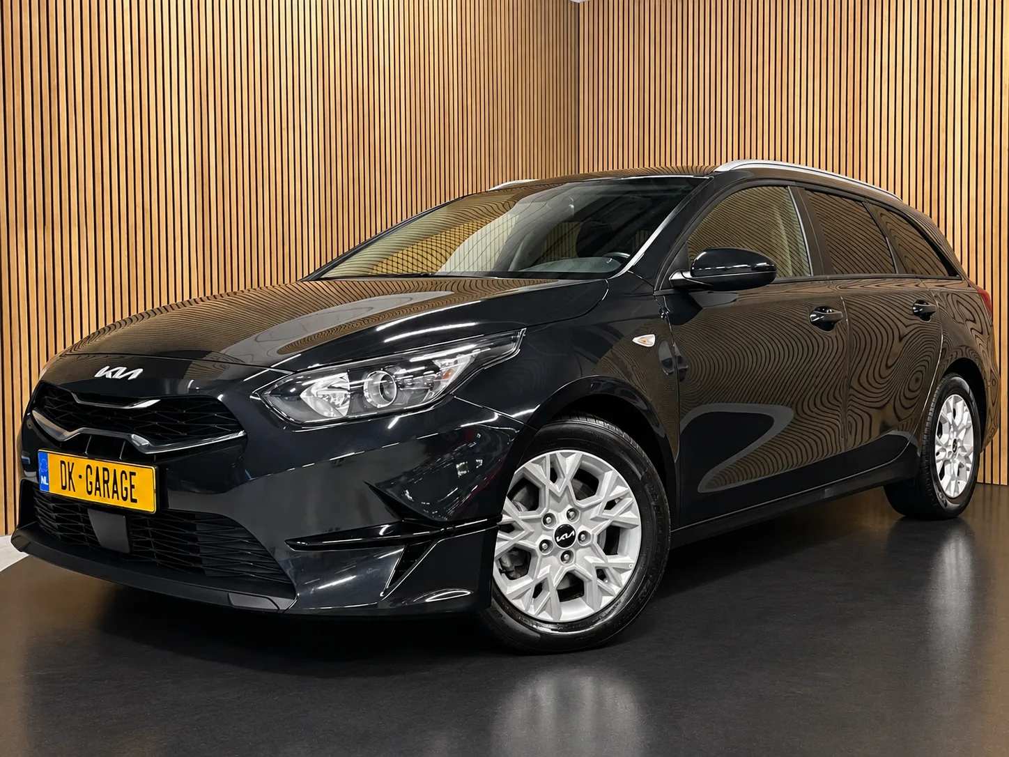 Kia Ceed (2023) — foto 1