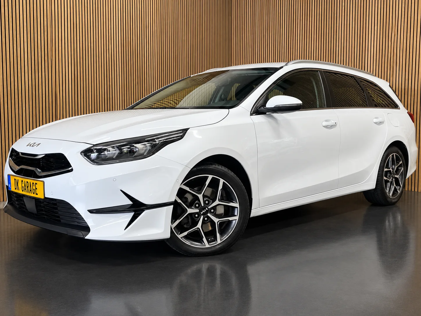 Kia Ceed (2023) — foto 1