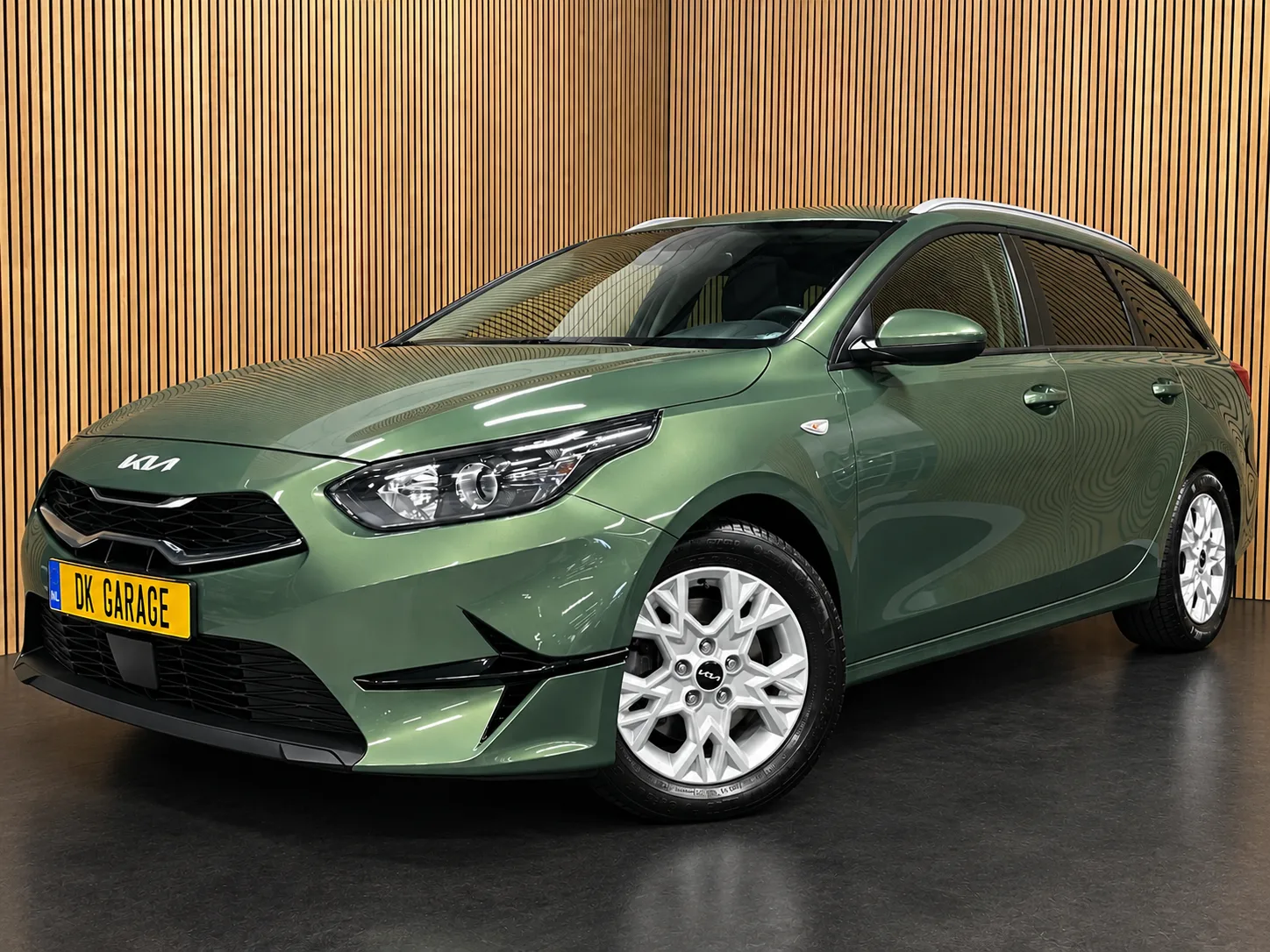 Kia Ceed (2023) — foto 1